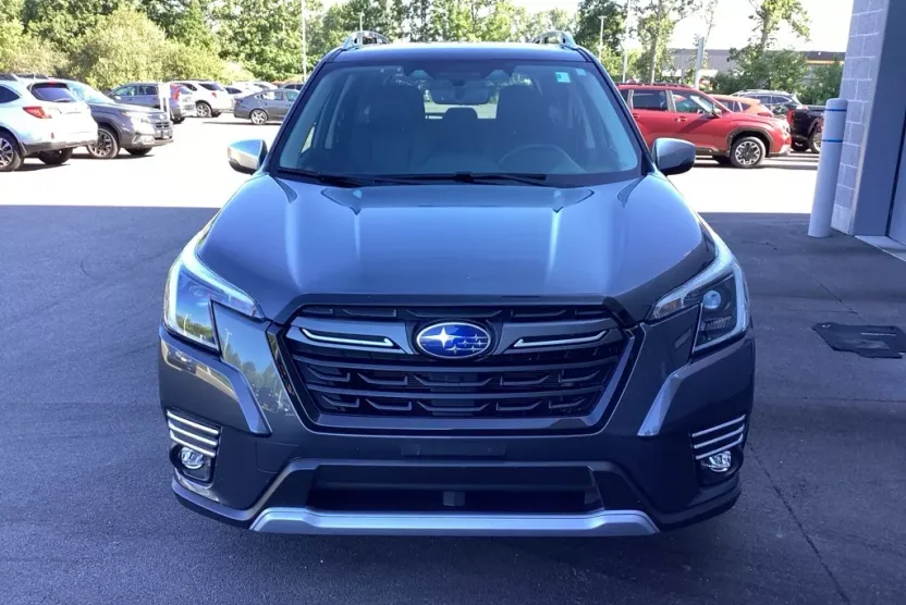 2023 Subaru Forester Touring photo 1
