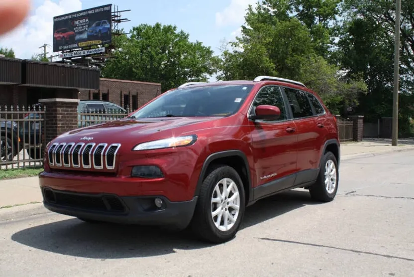 2016 Jeep Cherokee Latitude photo 1