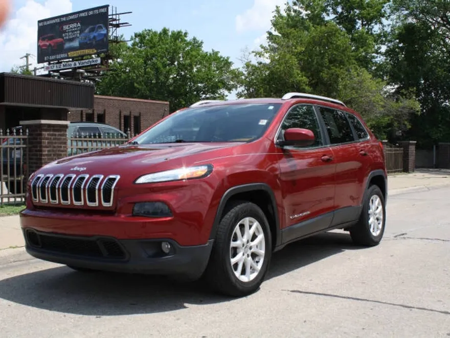 2016 Jeep Cherokee Latitude photo 1