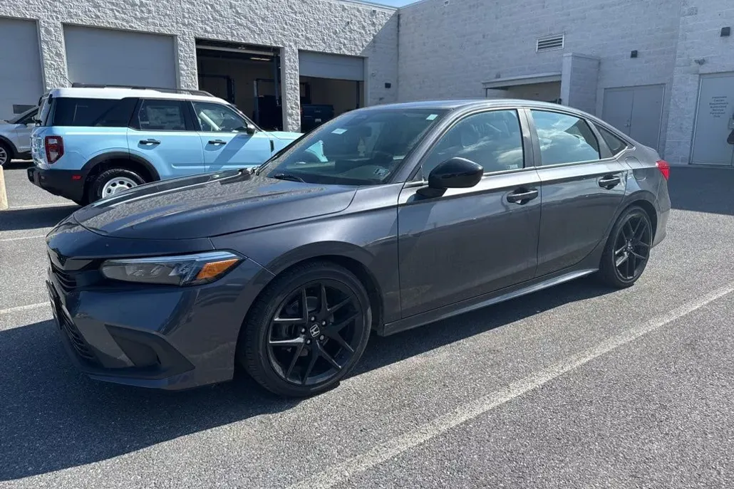 2022 Honda Civic Sport photo 1