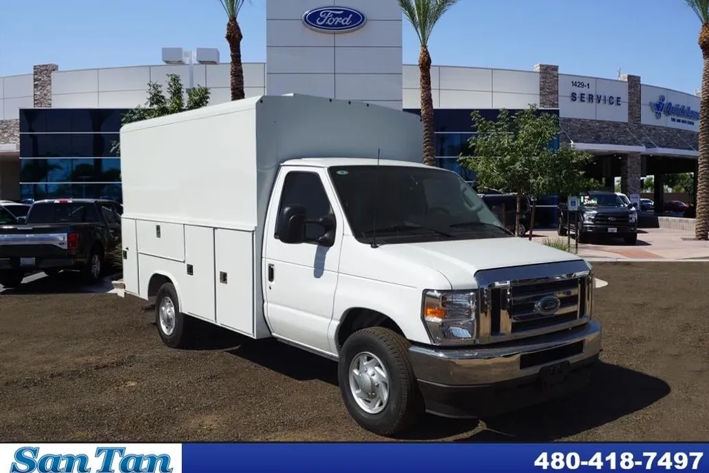 2025 Ford E-350 XL photo 1