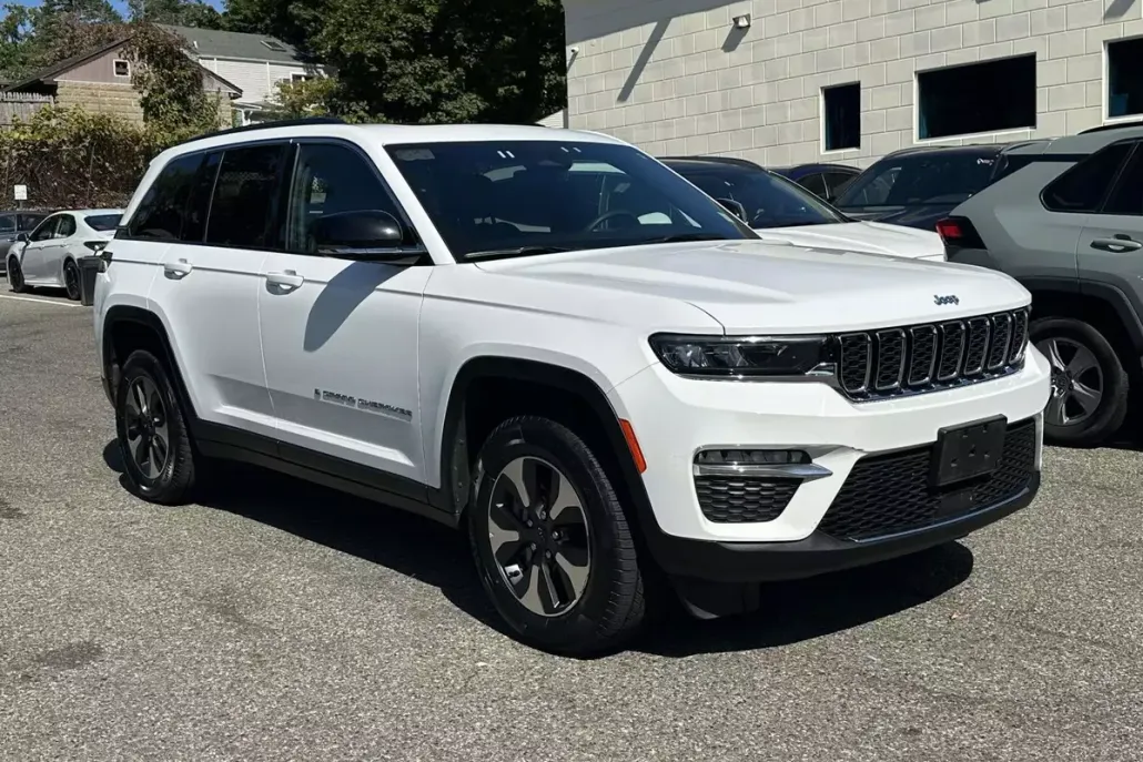 2024 Jeep Cherokee Limited 4xe photo 1