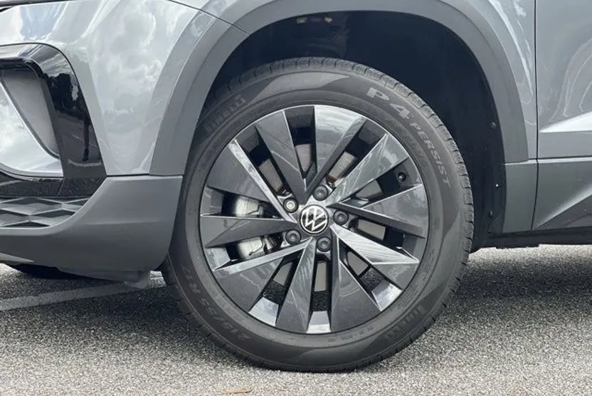 2022 Volkswagen Taos S photo 1