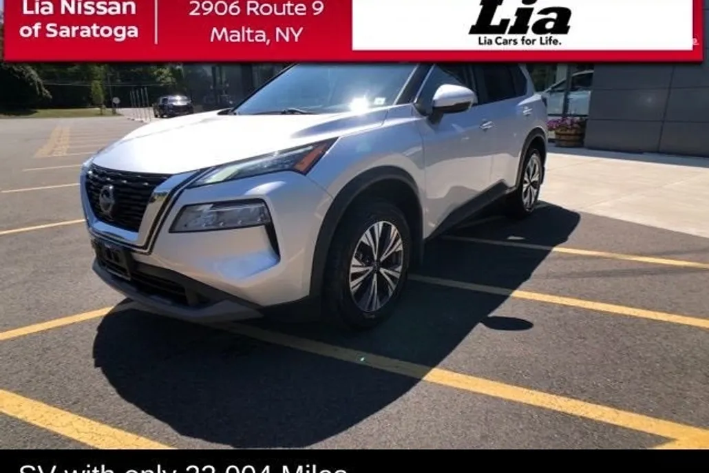 2022 Nissan Rogue SV photo 1