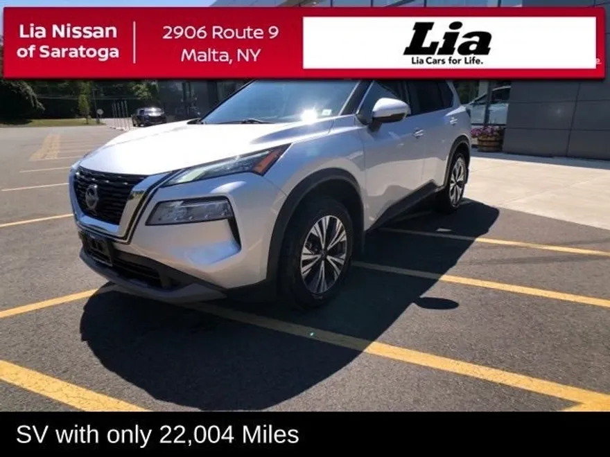 2022 Nissan Rogue SV photo 1