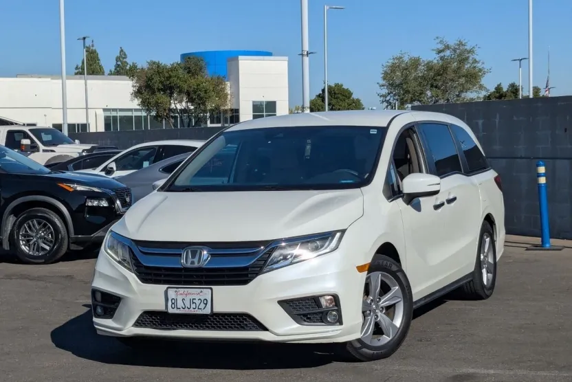 2019 Honda Odyssey EX photo 1