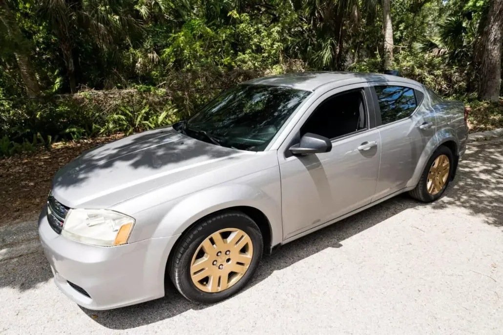 2014 Dodge Avenger SE photo 1