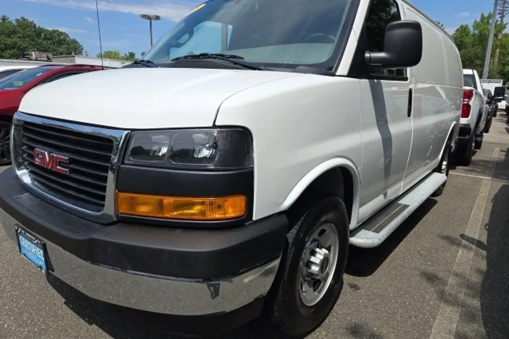 2024 Gmc Savana 2500 Cargo photo 1