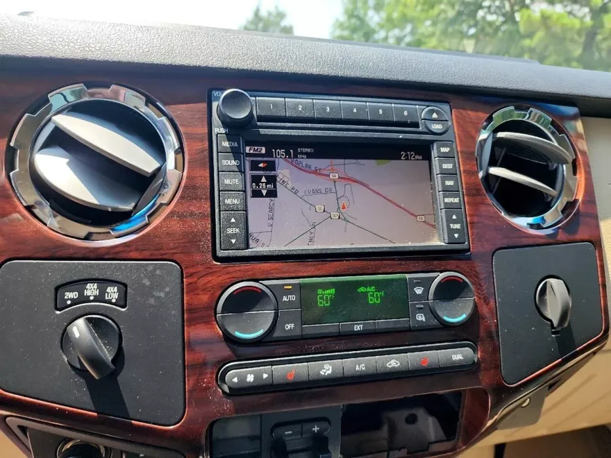 2008 Ford F-350 Lariat photo 9