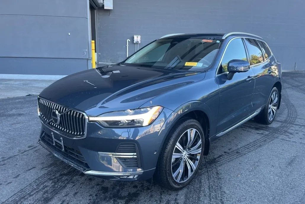 2022 Volvo XC60 Inscription photo 1