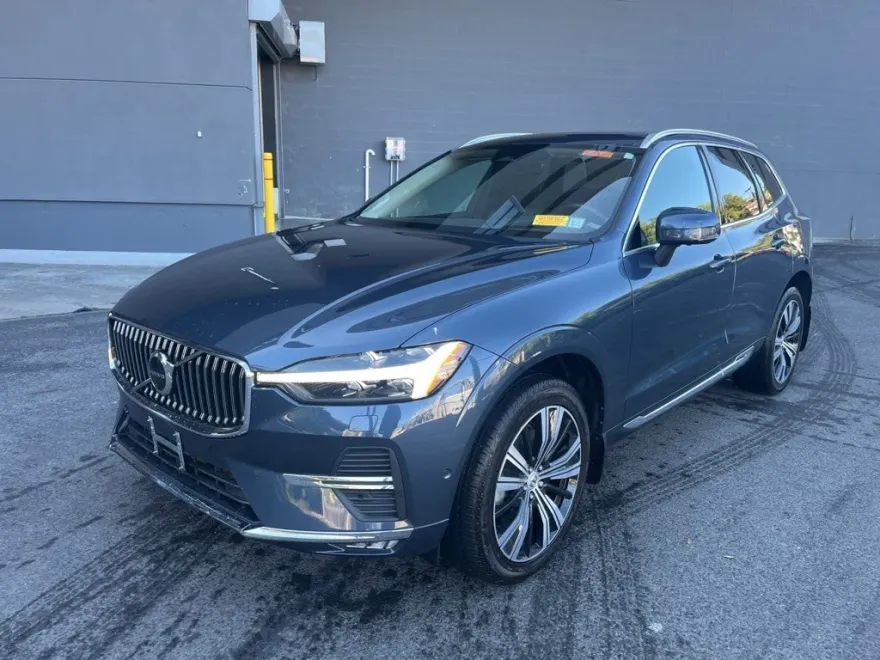 2022 Volvo XC60 Inscription photo 1