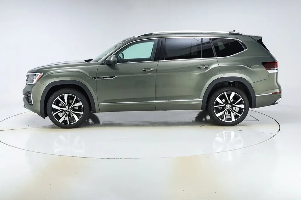 2026 Volkswagen Atlas SEL Premium R-Line photo 1