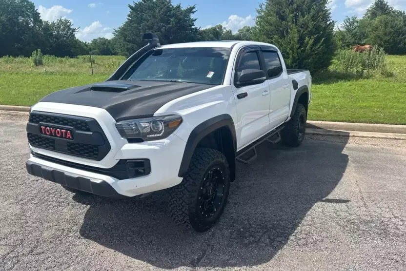 2019 Toyota Tacoma TRD Pro photo 1