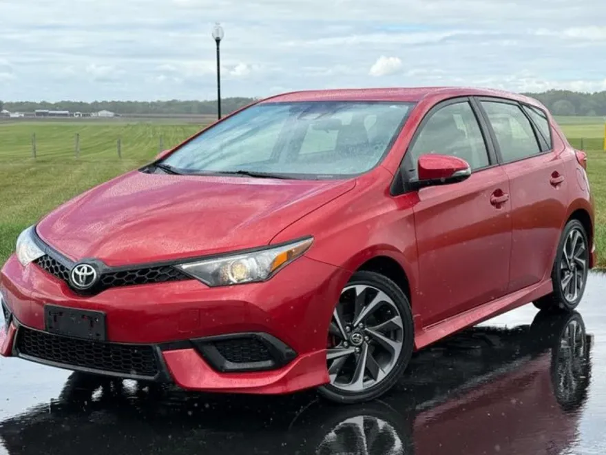 2018 Toyota Corolla iM photo 1