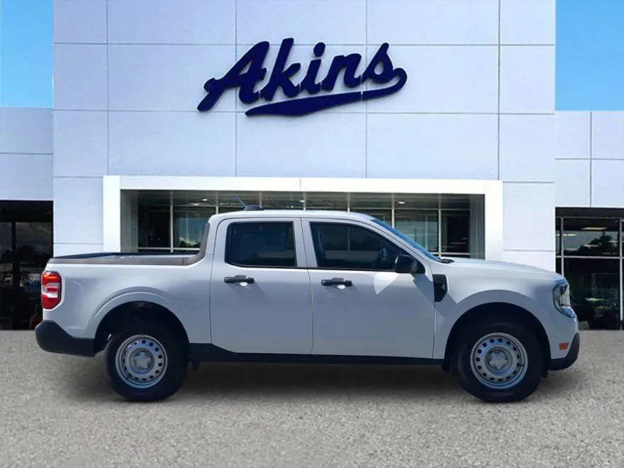 2025 Ford Maverick XL photo 1