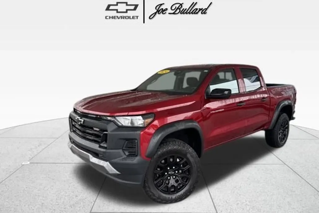 2024 Chevrolet Colorado Trail Boss photo 1