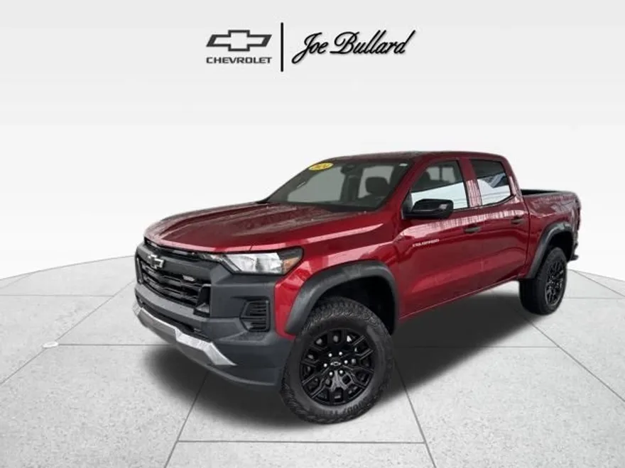2024 Chevrolet Colorado Trail Boss photo 1
