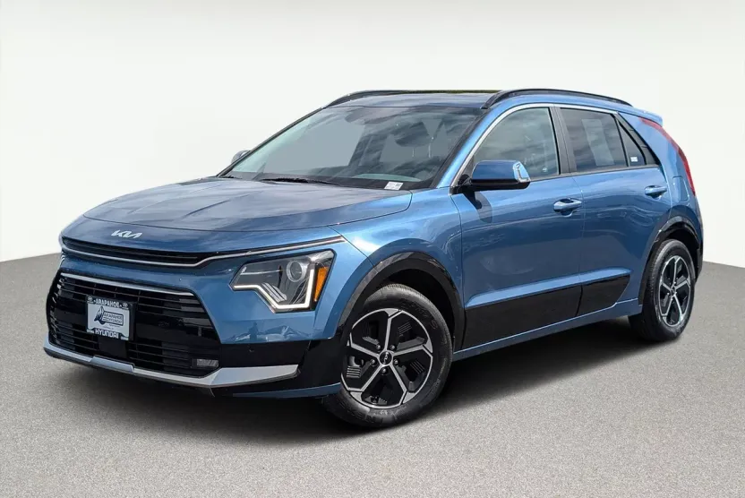 2023 Kia Niro SX photo 1