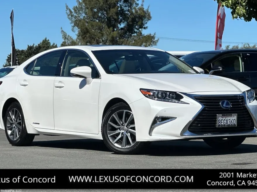 2018 Lexus ES 300h photo 1