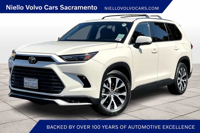 2024 Toyota Highlander Hybrid Limited photo 1
