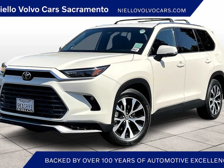 2024 Toyota Highlander Hybrid Limited photo 1