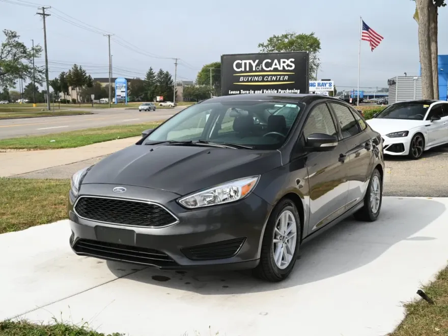 2018 Ford Focus SE photo 1