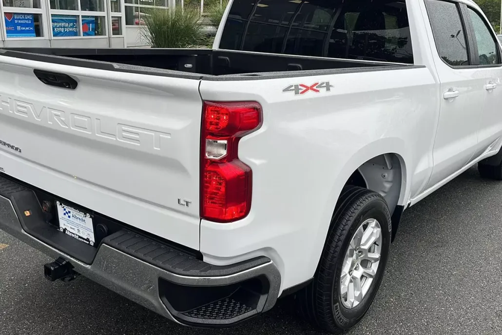 2022 Chevrolet Silverado 1500 LT photo 1