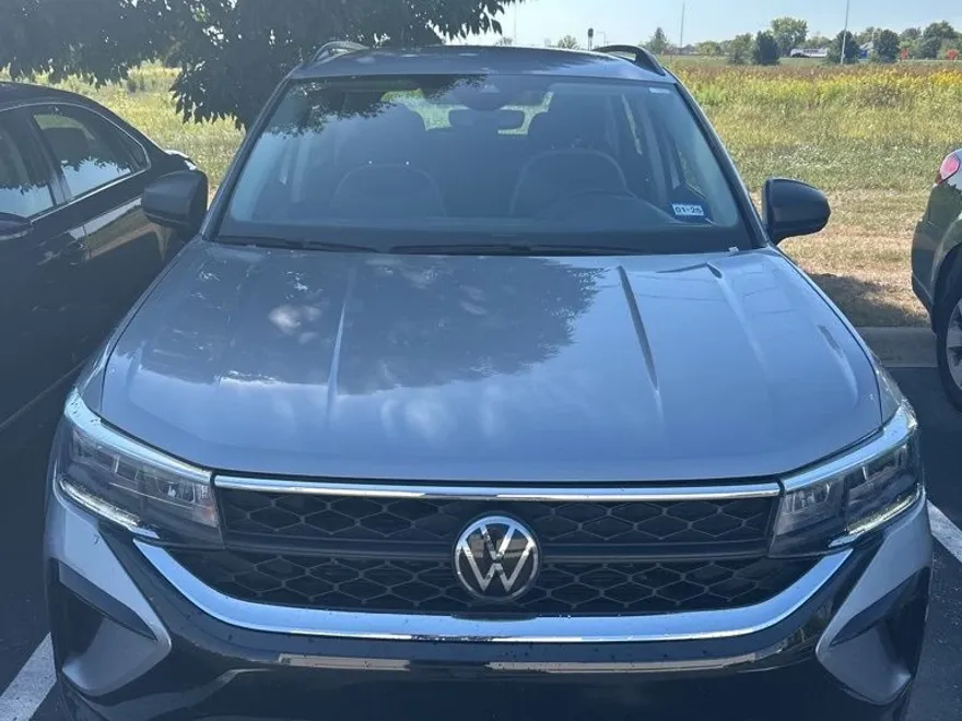 2024 Volkswagen Taos S photo 1