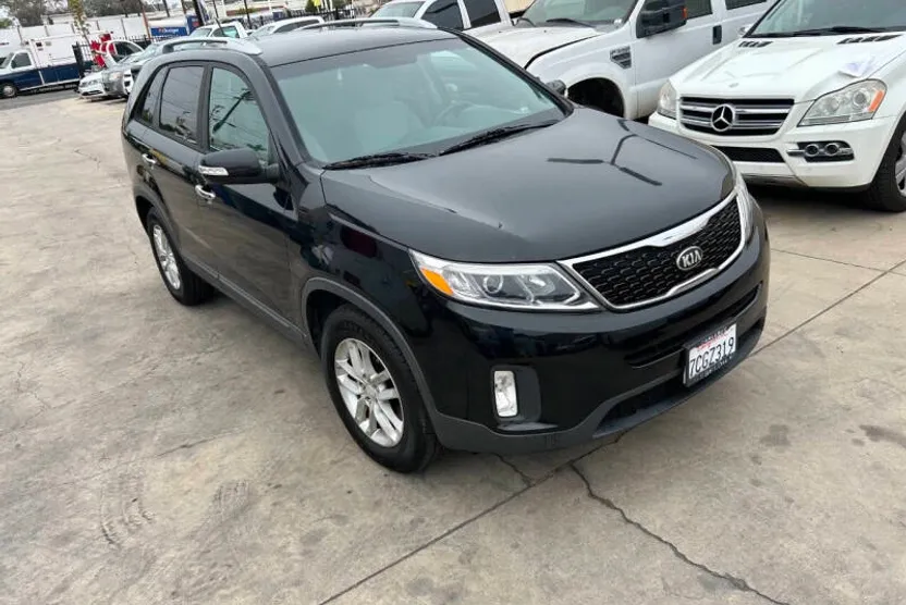 2014 Kia Sorento LX photo 1