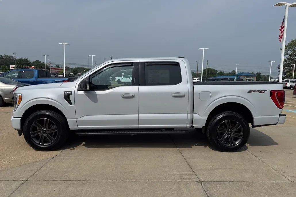 2022 Ford F-150 XLT photo 1