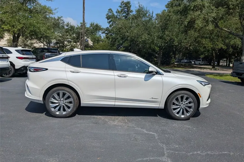 2025 Buick Envista Avenir photo 1