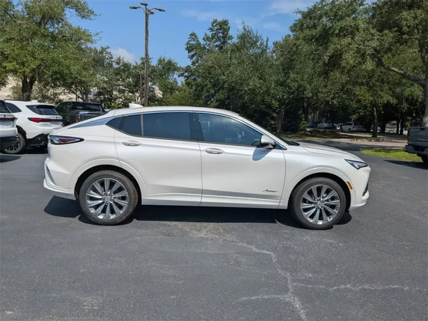 2025 Buick Envista Avenir photo 1