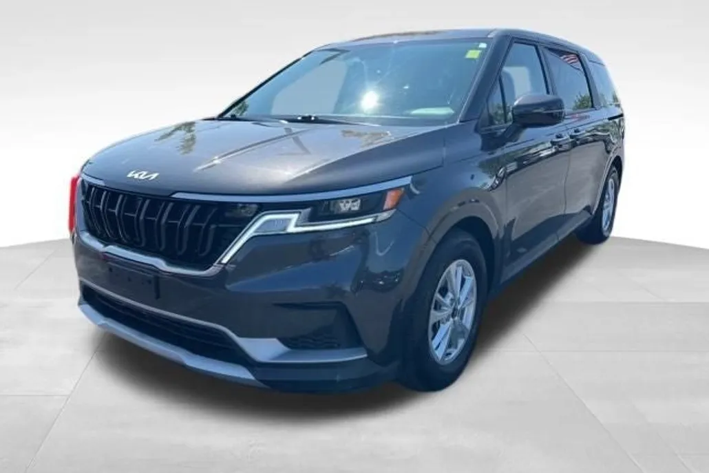 2024 Kia Carnival LX photo 1