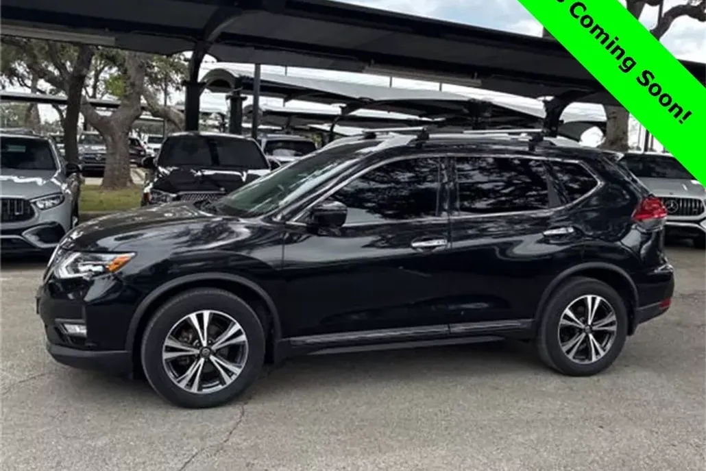 2017 Nissan Rogue SL photo 1