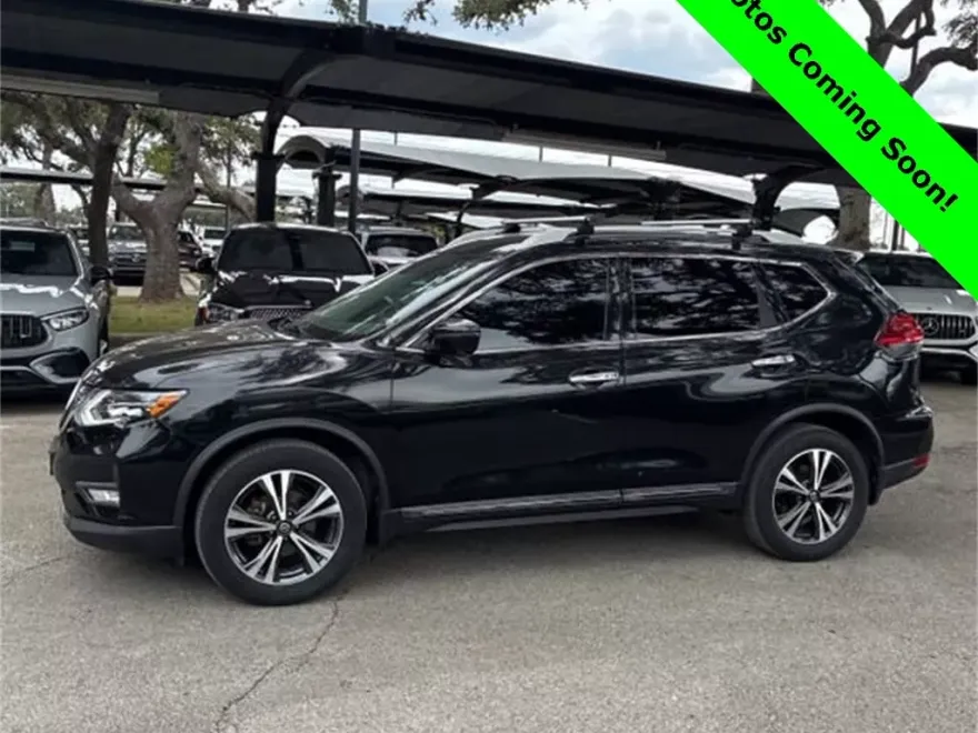 2017 Nissan Rogue SL photo 1