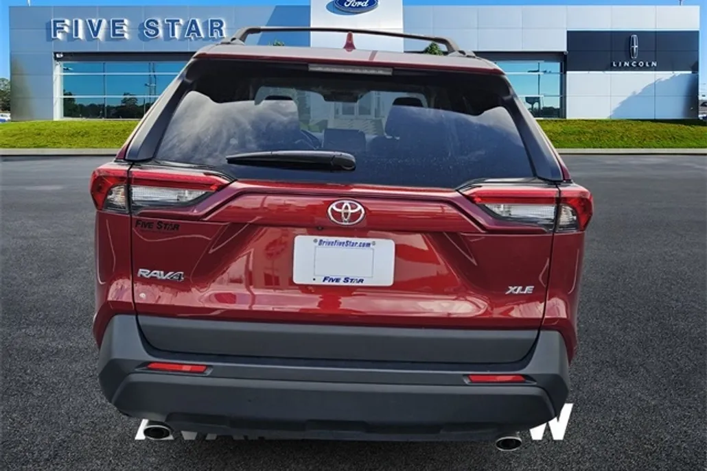2024 Toyota RAV4 XLE Premium photo 1
