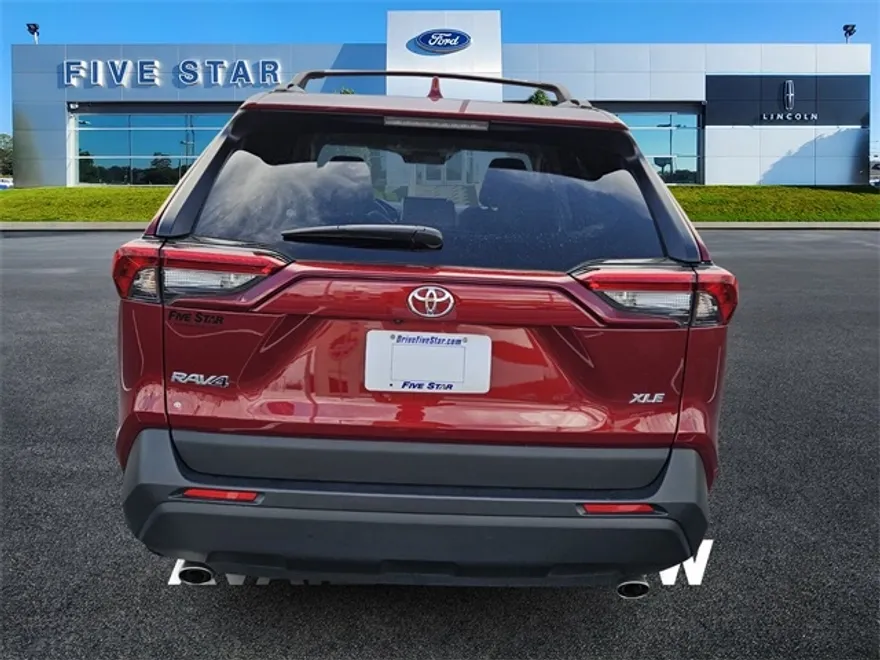 2024 Toyota RAV4 XLE Premium photo 1