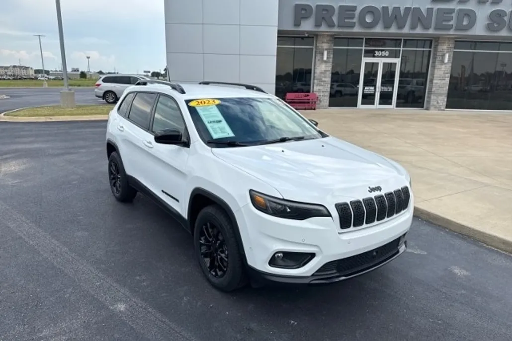 2023 Jeep Cherokee Altitude Lux photo 1