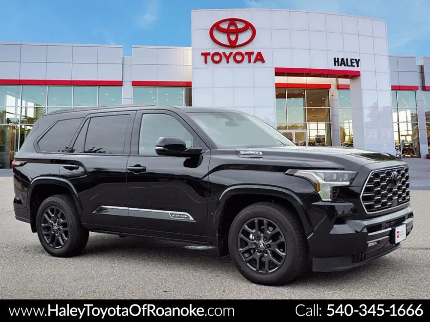 2025 Toyota Sequoia Platinum photo 1