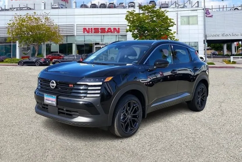 2025 Nissan Kicks SR photo 1