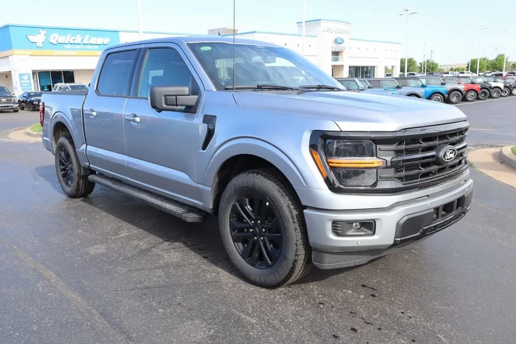 2025 Ford F-150 XLT photo 1
