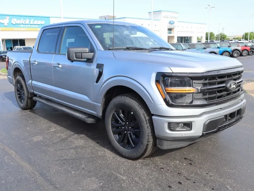 2025 Ford F-150 XLT photo 1
