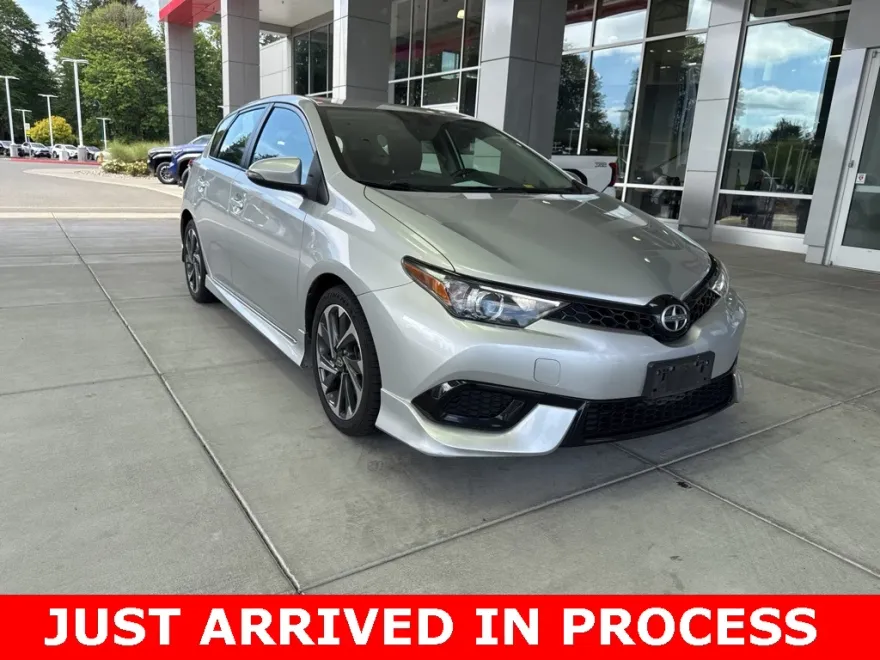 2016 Scion iM Base photo 1