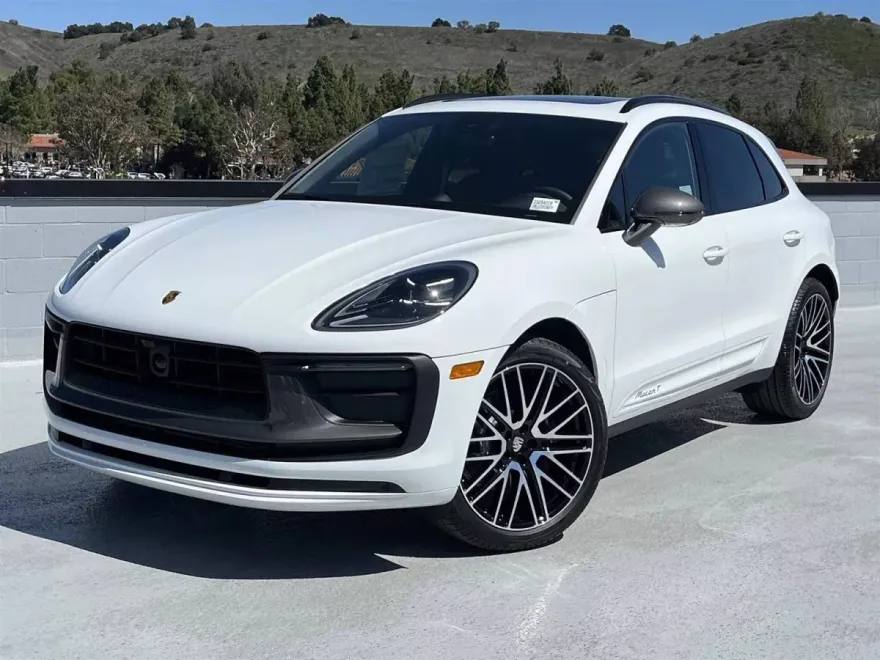 2025 Porsche Macan T photo 1