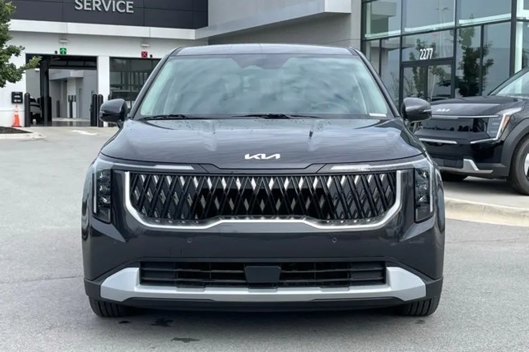 2026 Kia Carnival LXS photo 1