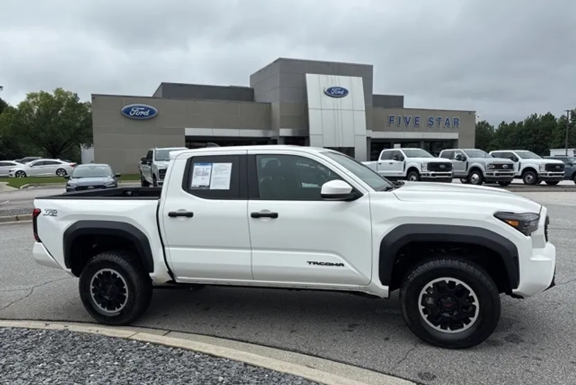 2024 Toyota Tacoma TRD Off-Road photo 1
