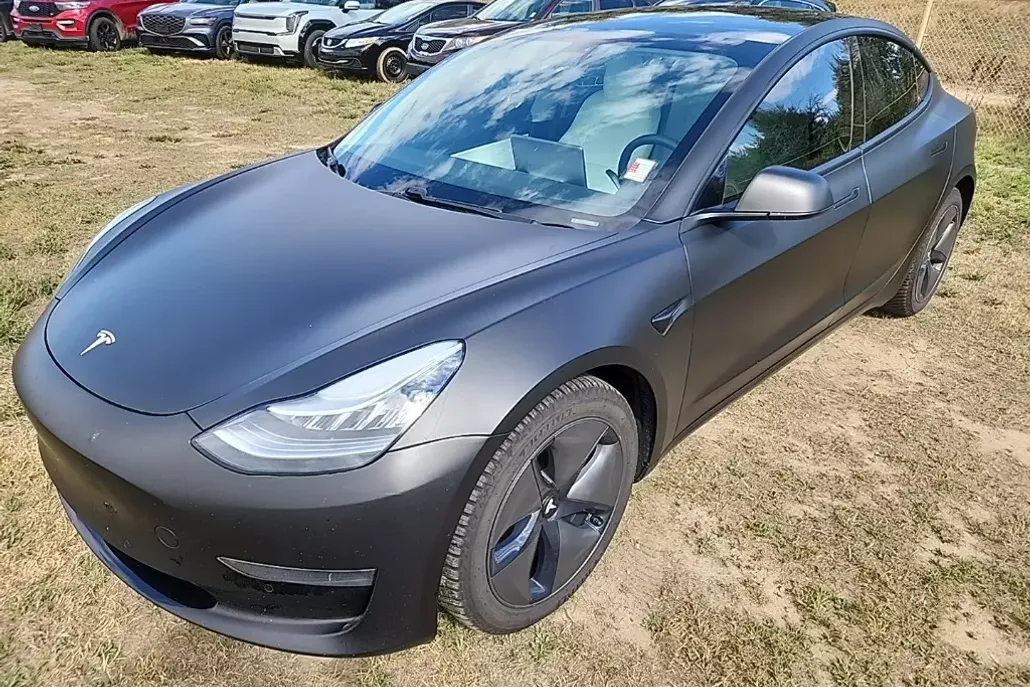 2020 Tesla Model 3 Long Range photo 1