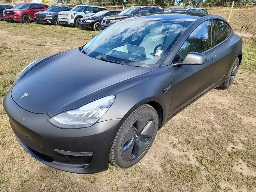 2020 Tesla Model 3 Long Range photo 1