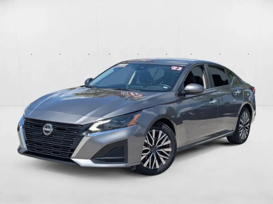 2023 Nissan Altima 2.5 SV photo 1