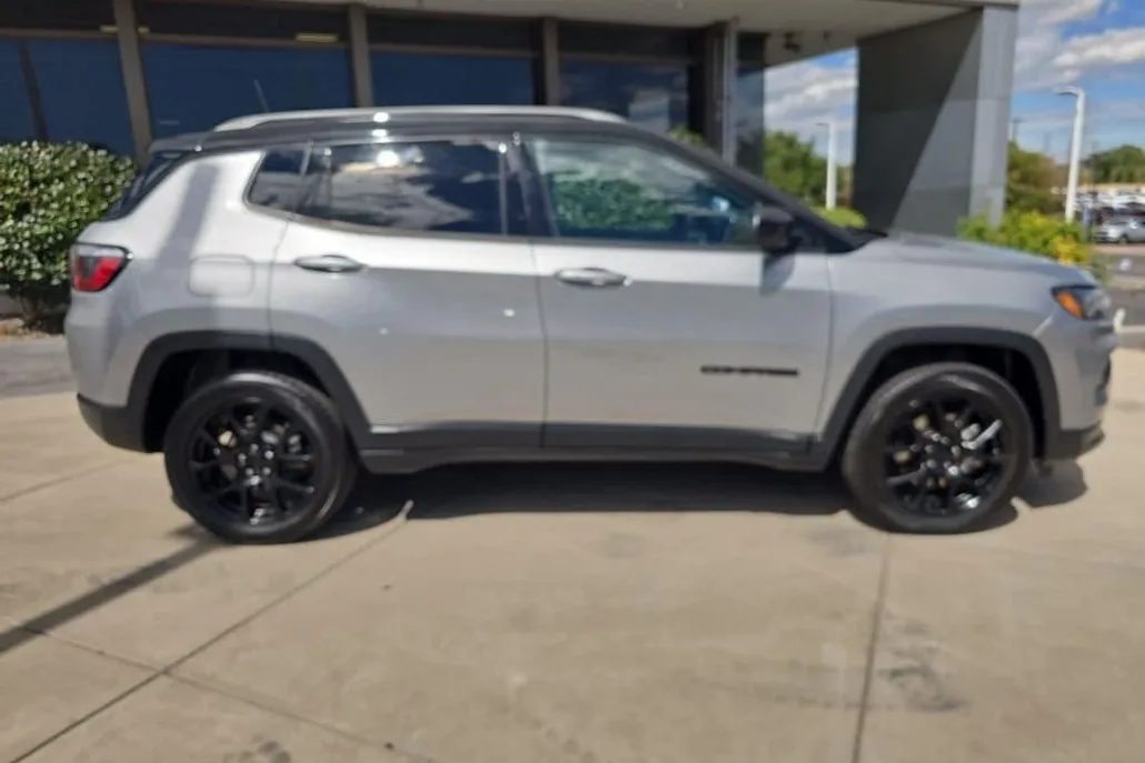2022 Jeep Compass Altitude photo 1